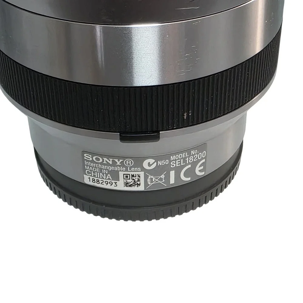 SONY 18-200mm F3.5-6.3 OSS (SEL18200) for Sony E mount With Lens Caps